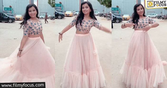 Sivaangi Dances For Aishwarya Rai Movie Song1