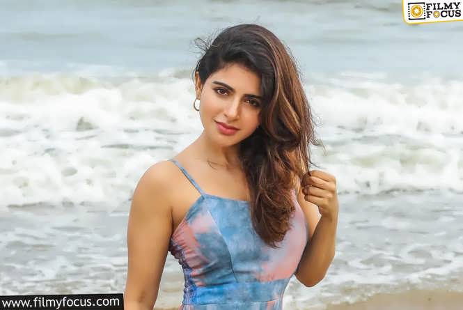 Iswarya Menon : வொர்க் அவுட் செய்யும் வீடியோவை ஷேர் செய்த ஐஸ்வர்யா மேனன்… திக்குமுக்காடும் ரசிகர்கள்!